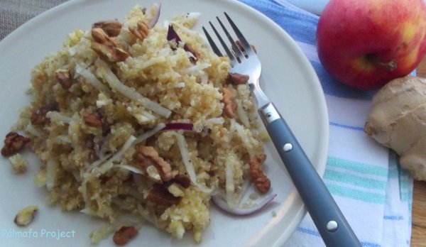 Almás-karalábés quinoa saláta almaecettel