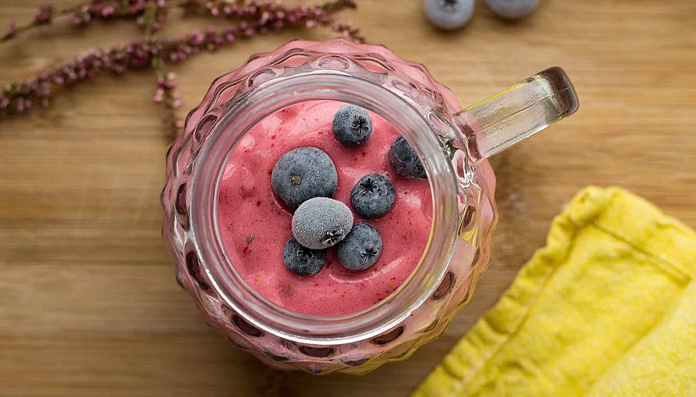 Áfonyás-mandulás „antioxidáns-smoothie”