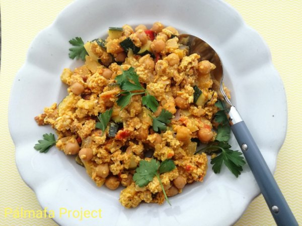 Cukkinis-csicseriborsós lecsó recept