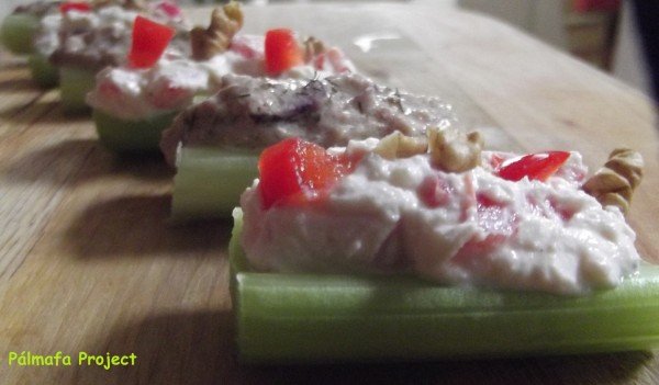 Diós-ricottás töltött szárzeller recept