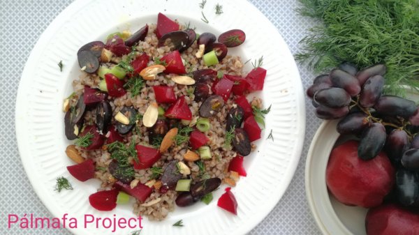 Recept: szőlős, céklás hajdina saláta